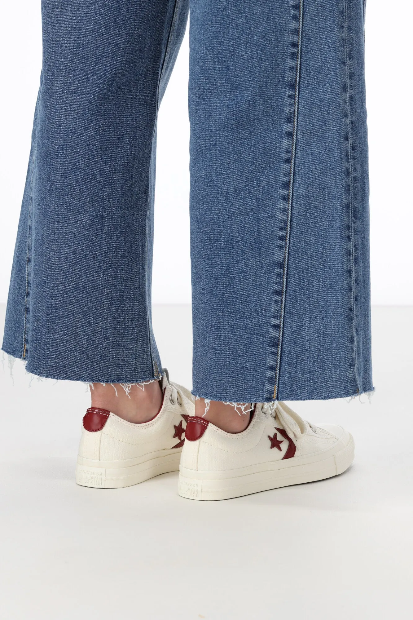 Converse Unisex Star Player 76 Archival Athletics Low Top Egret/Park Red