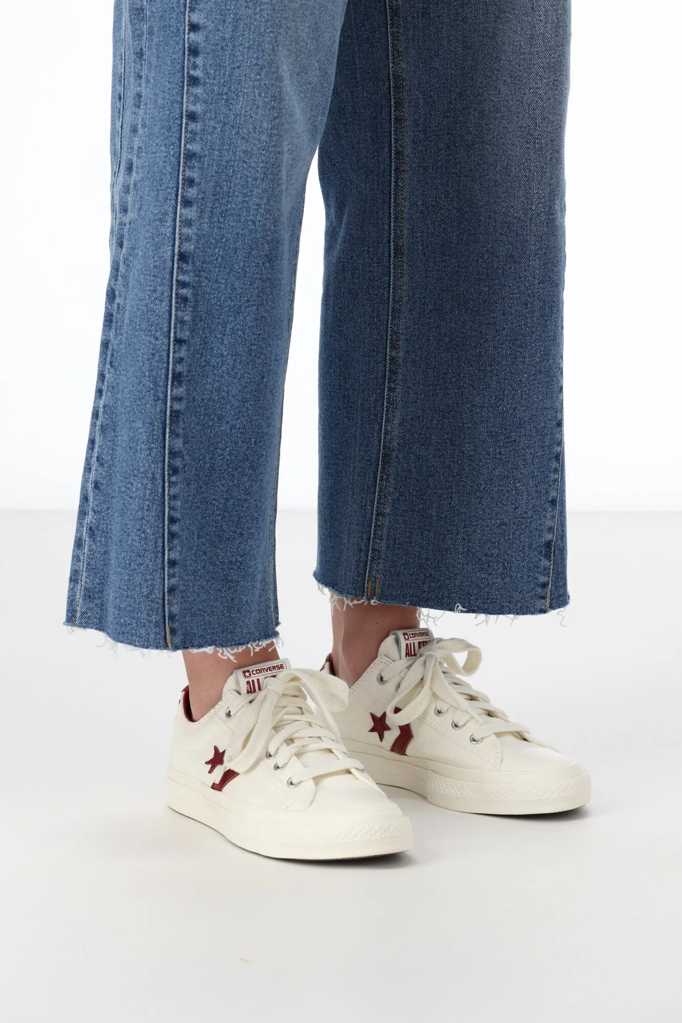 Converse Unisex Star Player 76 Archival Athletics Low Top Egret/Park Red