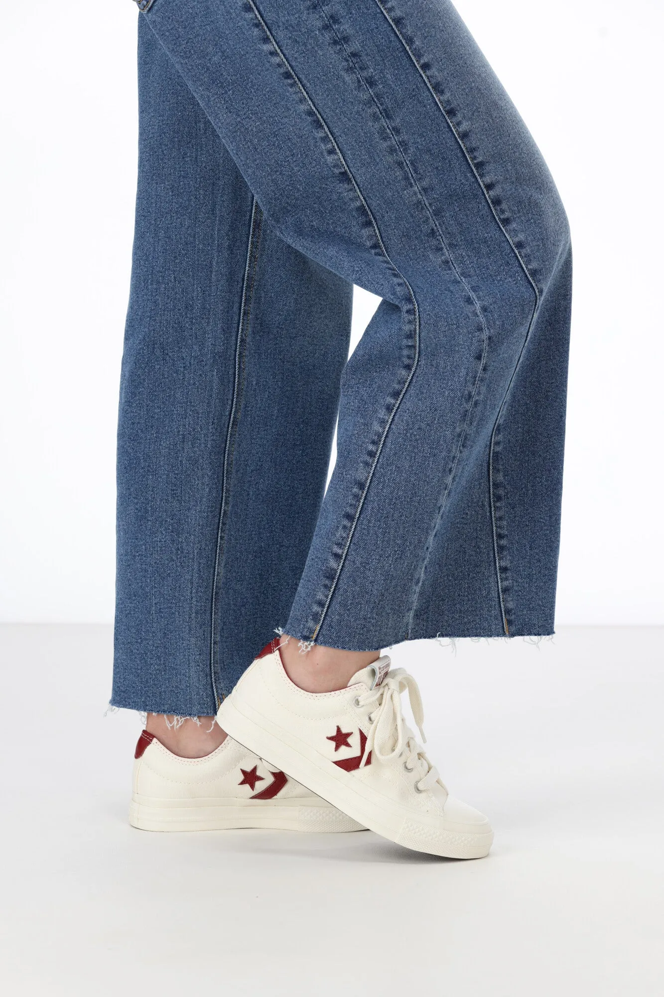 Converse Unisex Star Player 76 Archival Athletics Low Top Egret/Park Red