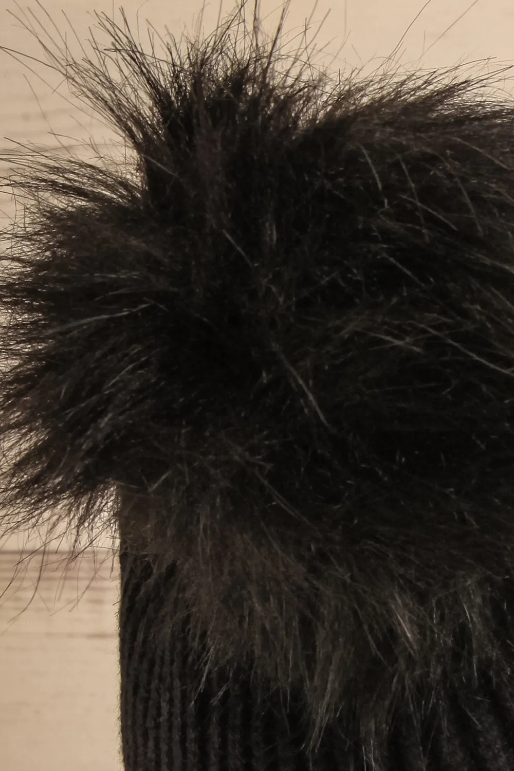 Detourne Black | Knit Tuque w/ Pompom