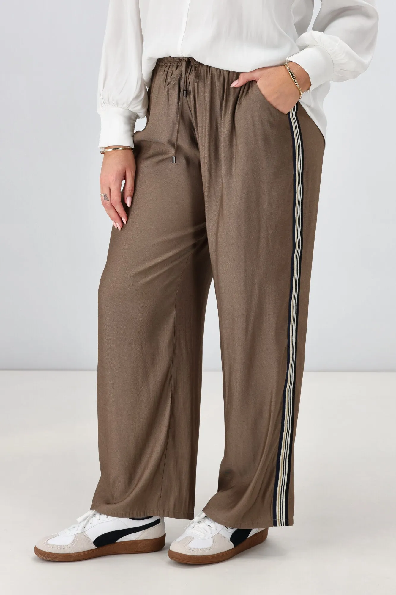 Gloss the Label Taylor Side Taped Wide Leg Pants Espresso
