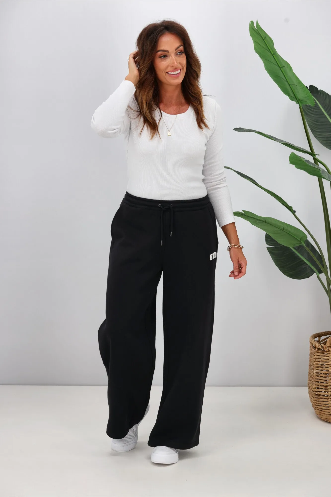 Huffer Easy Trackpant Black