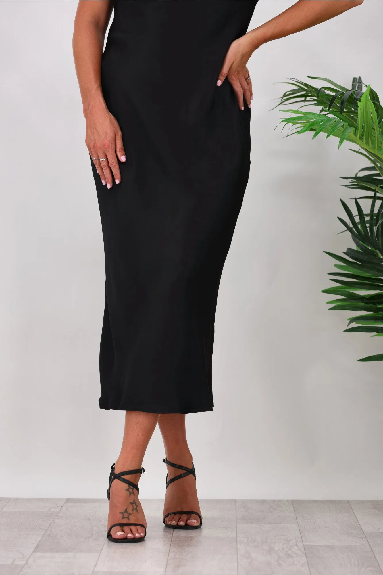 Huffer Twilight Keyhole Dress Black