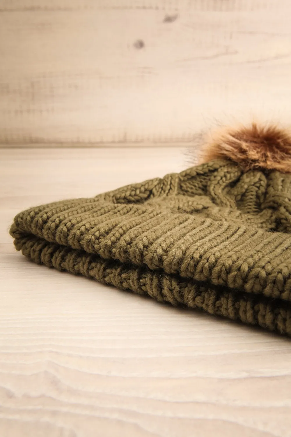 Muscaa Green | Knit Tuque w/ Pompom