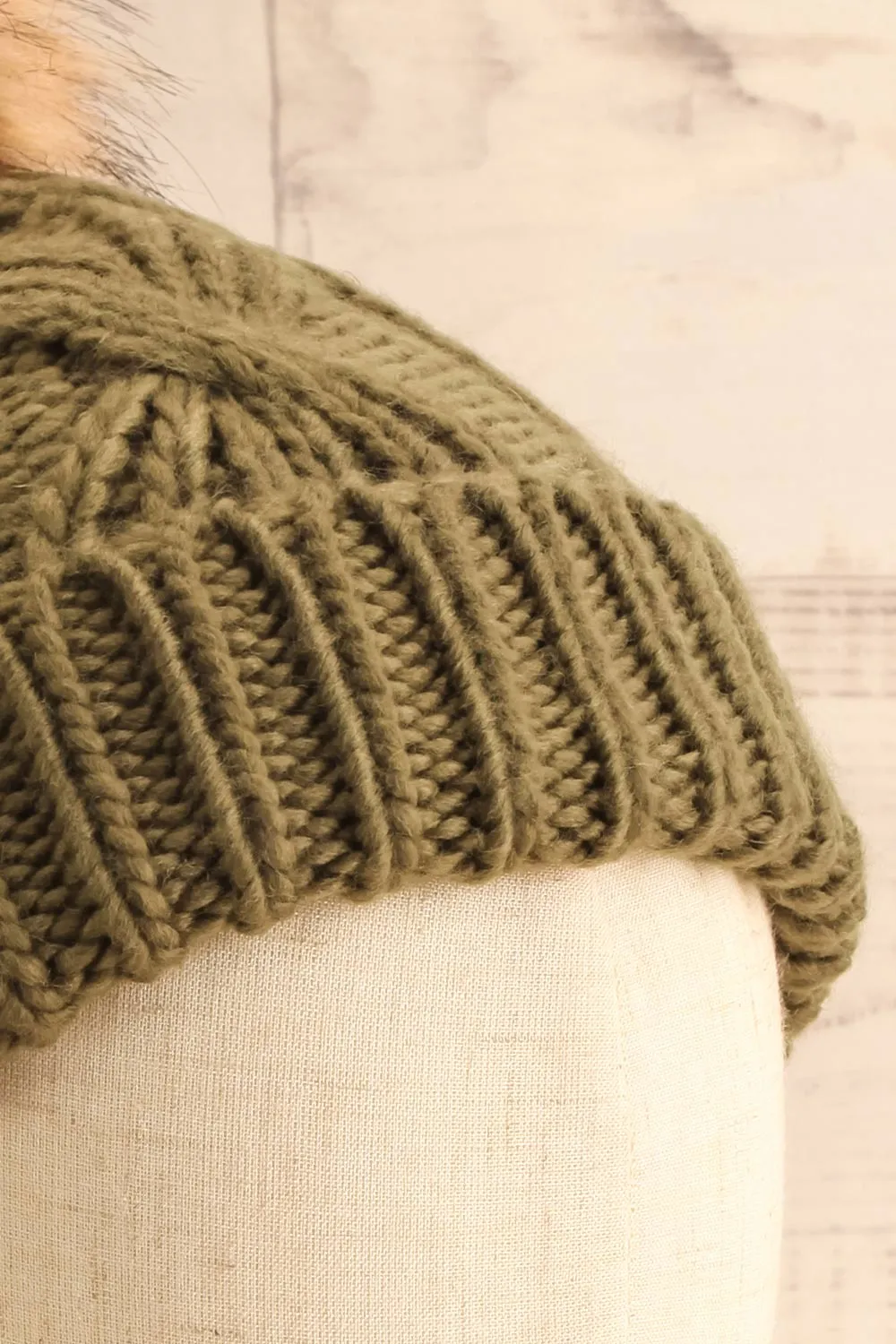Muscaa Green | Knit Tuque w/ Pompom