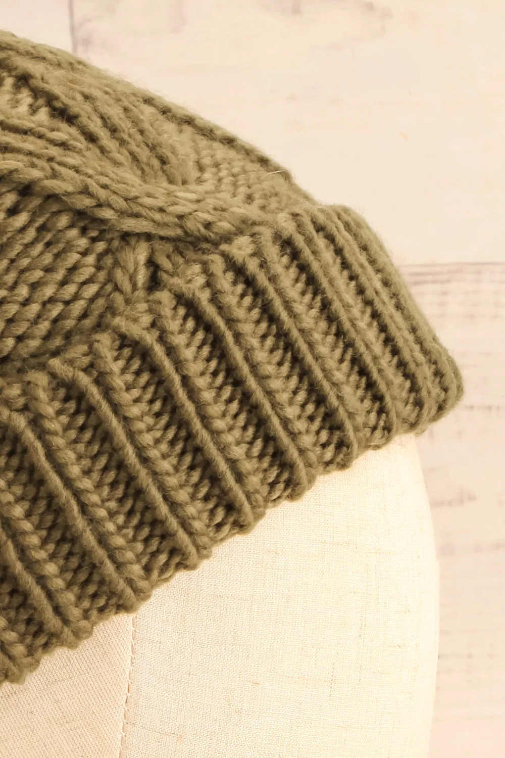Muscaa Green | Knit Tuque w/ Pompom