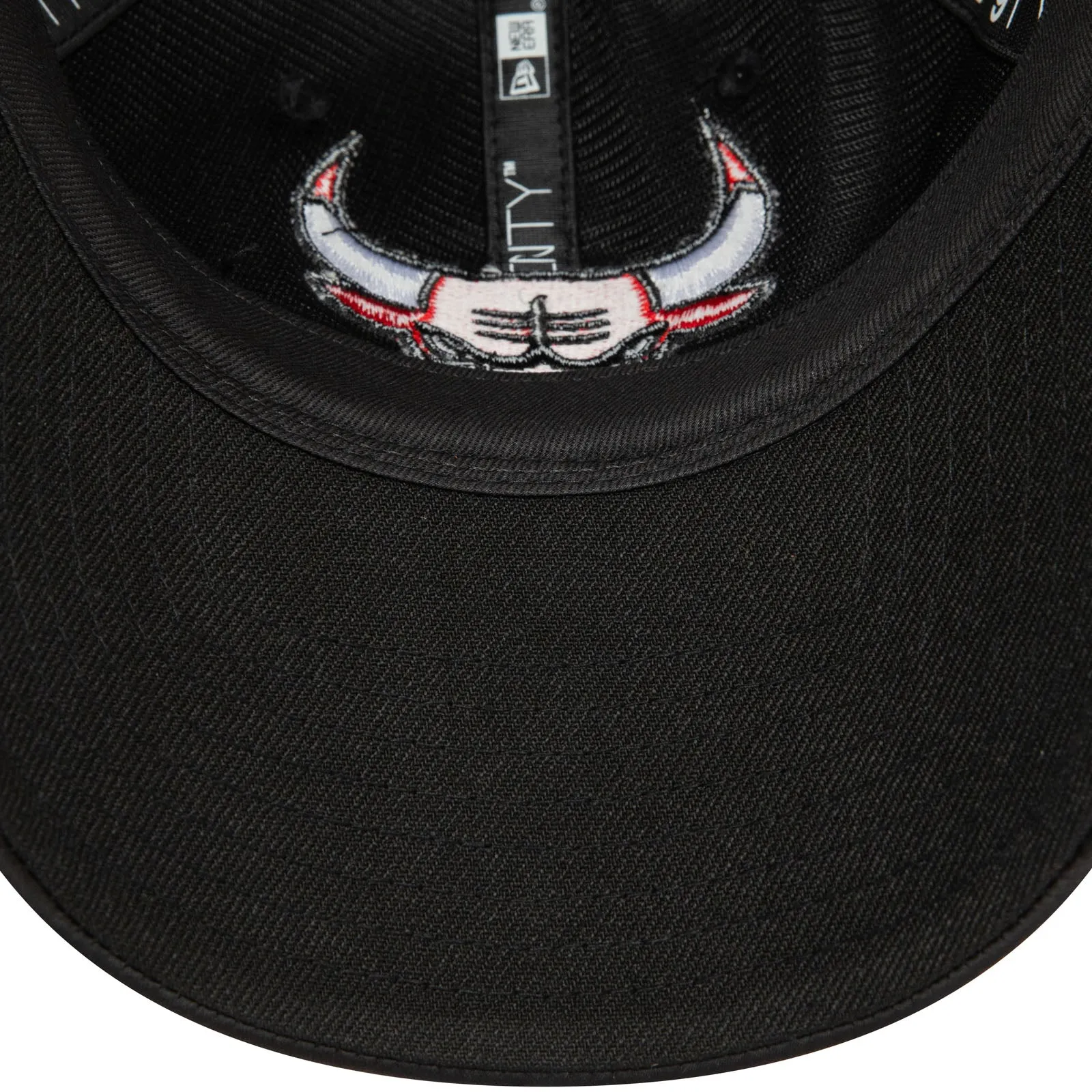 New Era Mens Chicago Bulls NBA Satin 9TWENTY Baseball Cap - Black