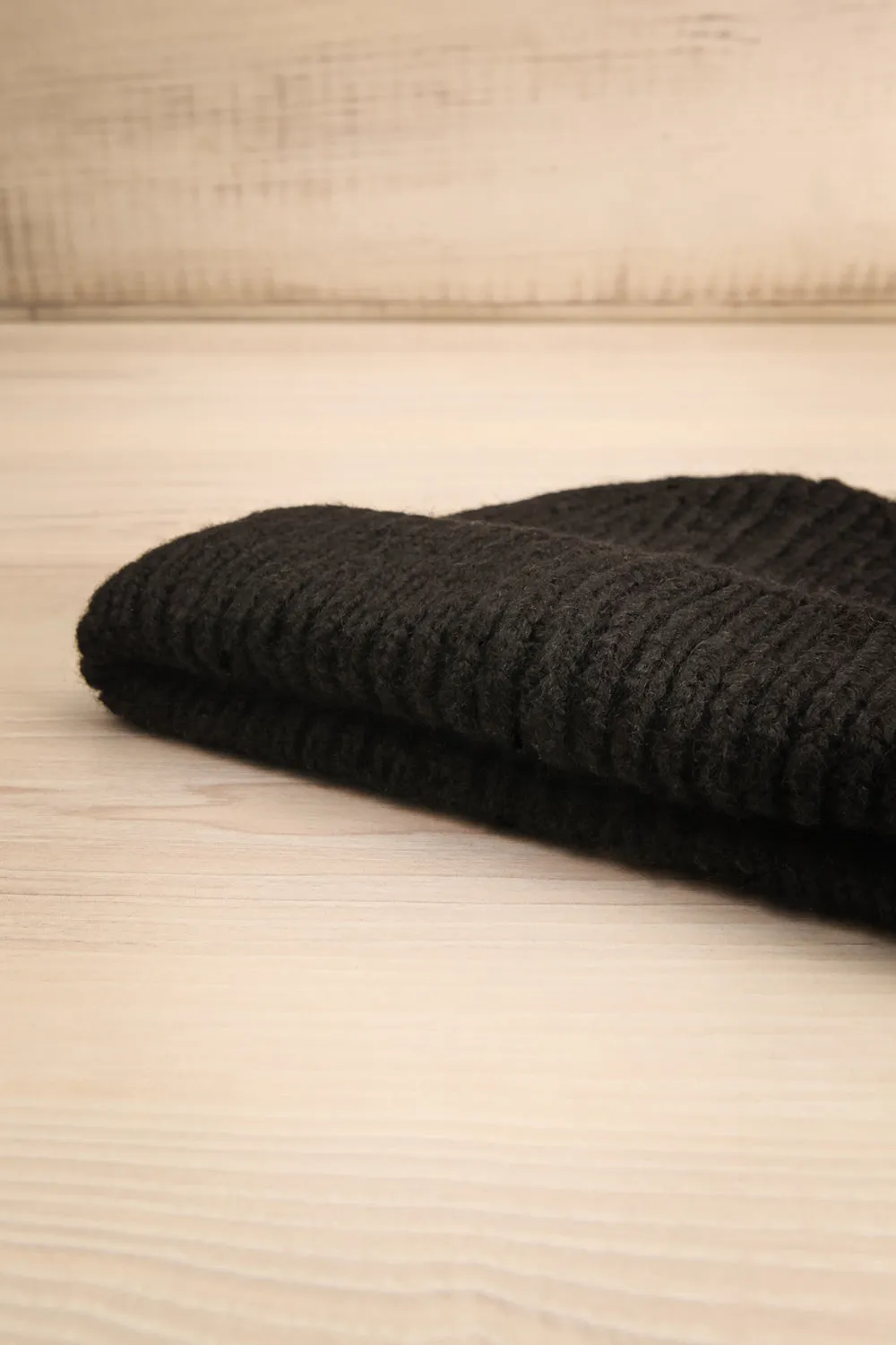 Phoenix Black | Rolled Up Knit Tuque