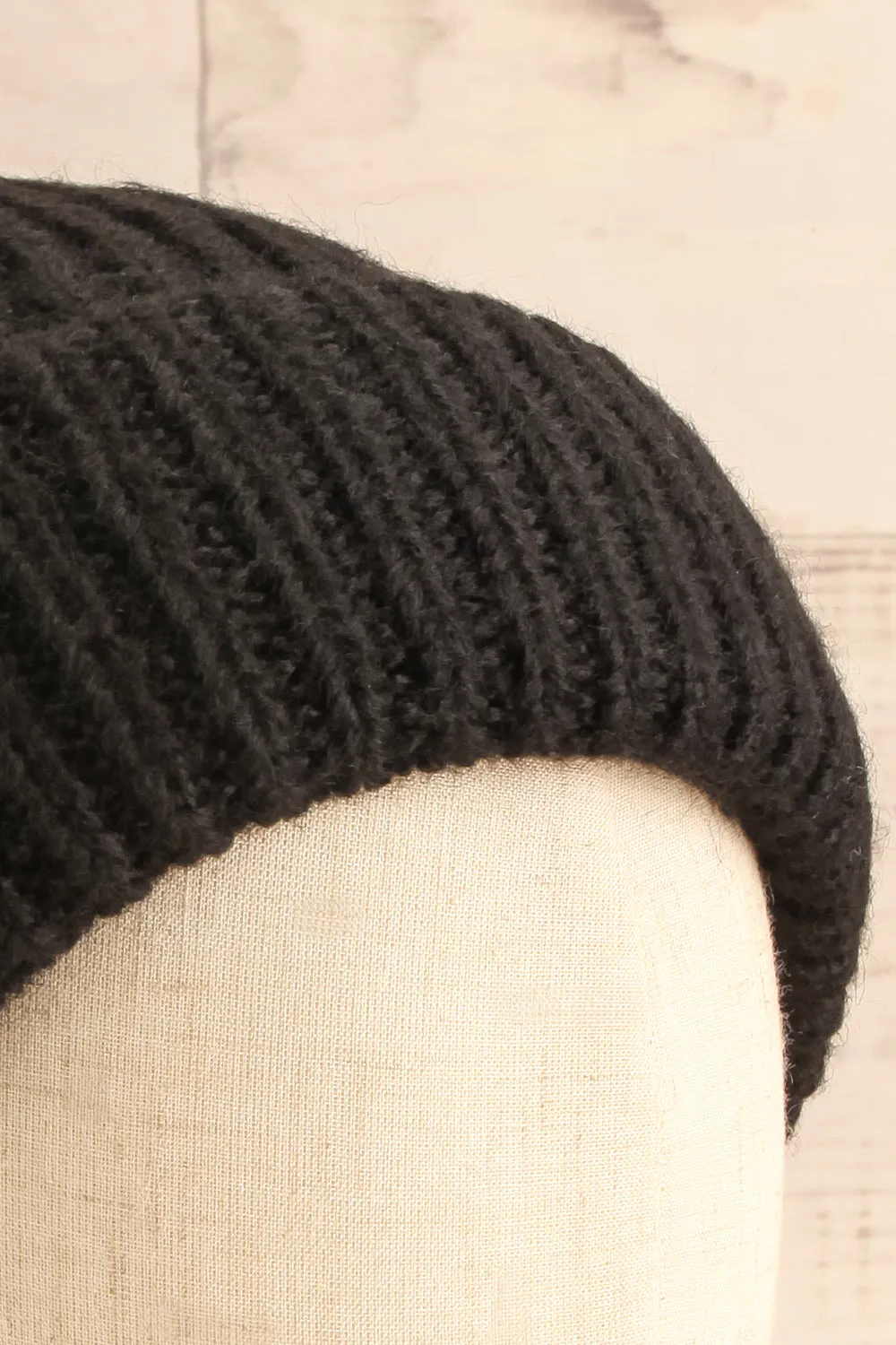 Phoenix Black | Rolled Up Knit Tuque