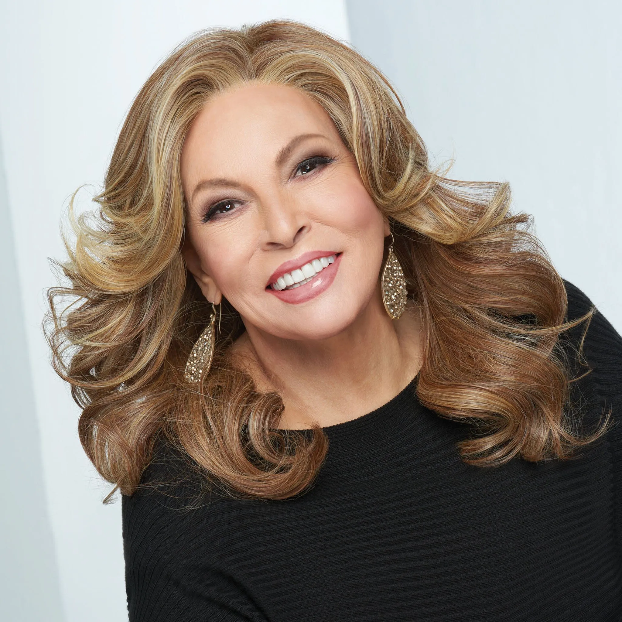 Raquel Welch® Stroke Of Genius Wig