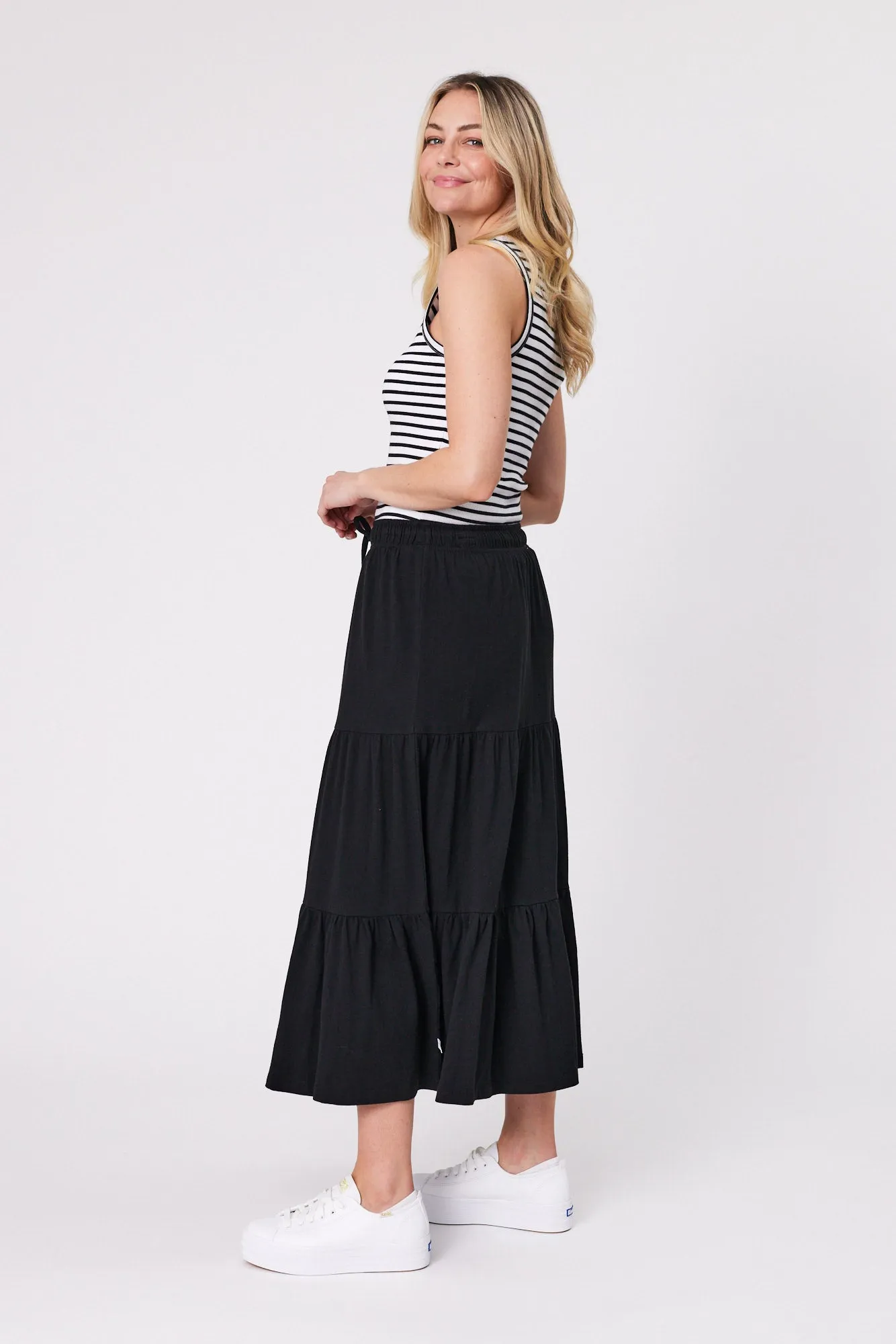 Shine On Essentials Midi Skirt Black