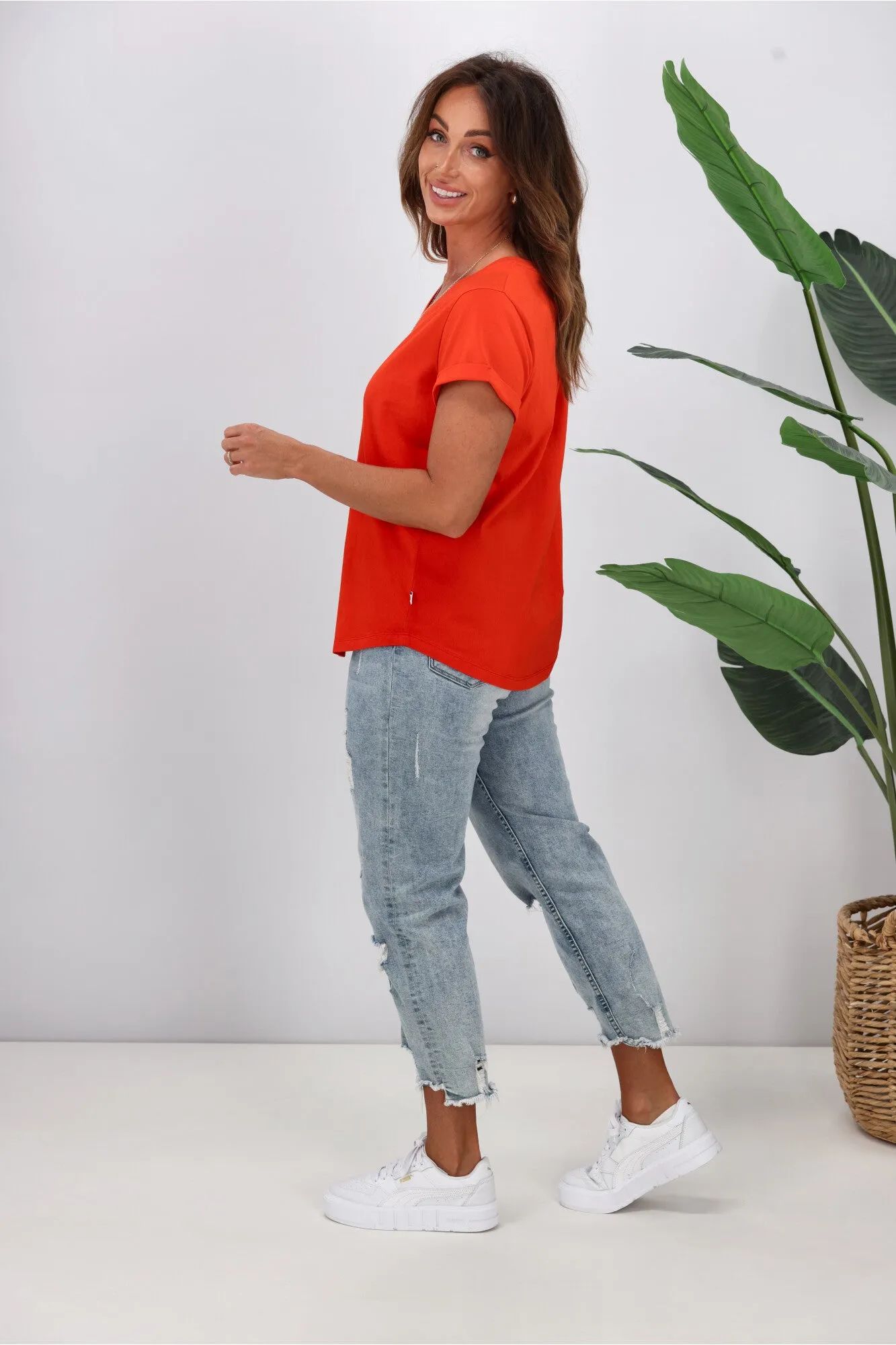 Shine On Essentials V Tee Bright Red