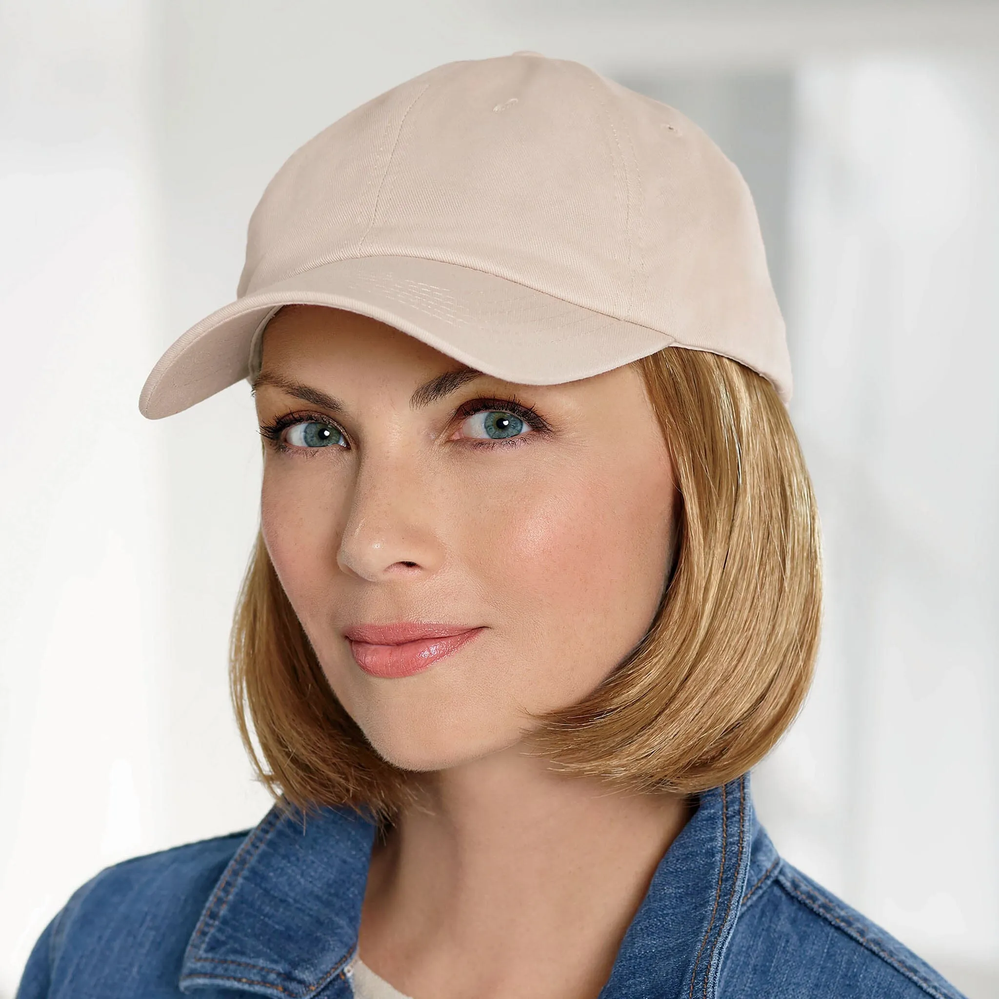 Shorty Wig with Beige Hat