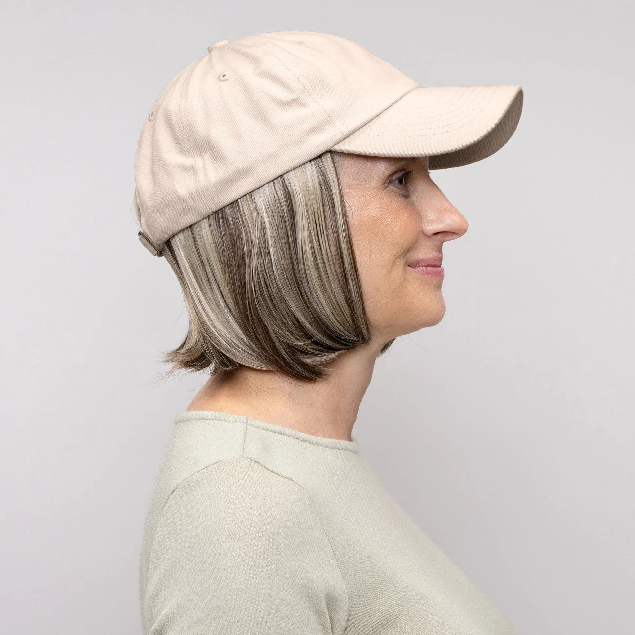 Shorty Wig with Beige Hat