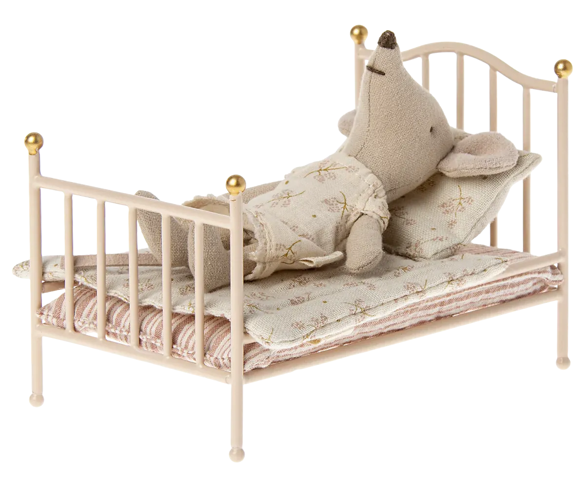 Vintage Bed, Mouse - Rose