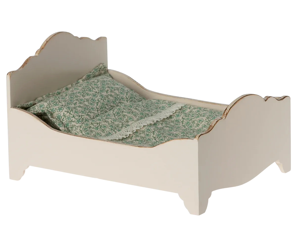 Wooden Bed, Mouse